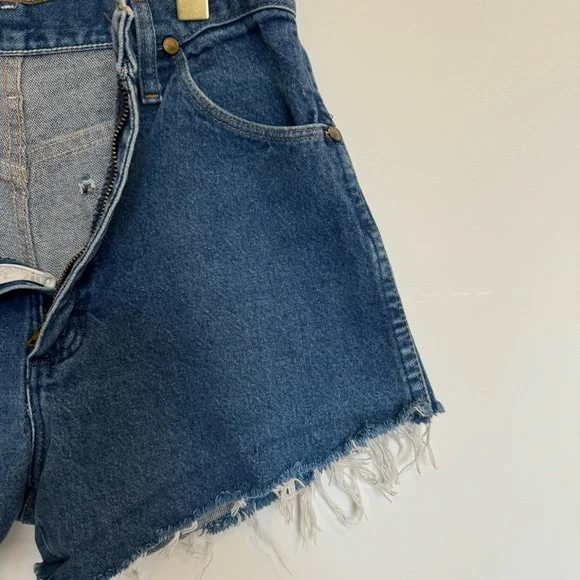 Vintage Wrangler High Rise Cut Off Shorts - Picture 3 of 10